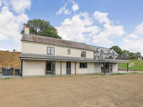 Exterior | Upper Bryn Y Groes, Meifod