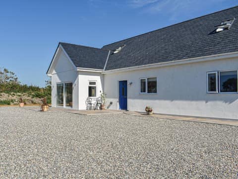 Exterior | Ty Clud, Trearddur Bay