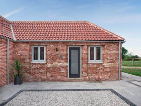 Exterior | The Piggery - Little Corkhill Farm Holidays, Newark