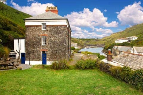 Bossy Castle, Boscastle