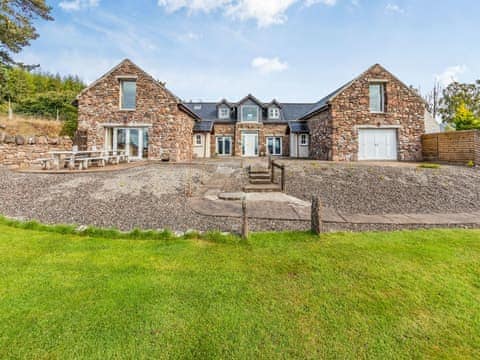 Exterior | House by the Loch, Loch Duntelchaig, near Inverness