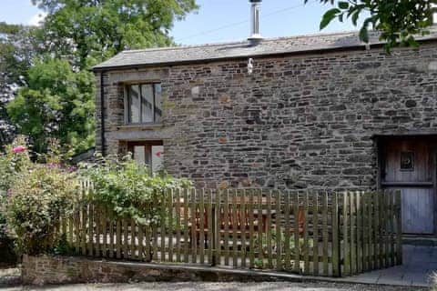 Mowhay Barn - Great Trevillian Farm Barns, Warbstow, near Crackington Haven