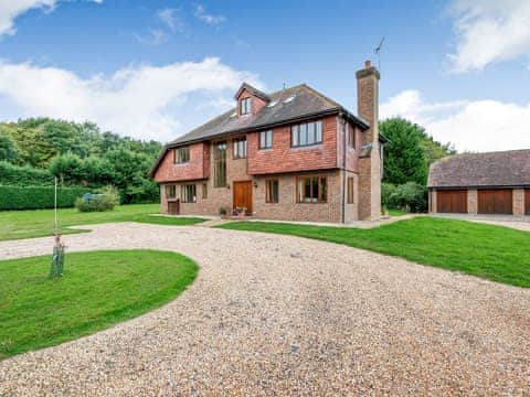 Exterior | Tudor Farmhouse - Cosy Country Lodge and Tudor Farmhouse, High Halden, near Tenterden