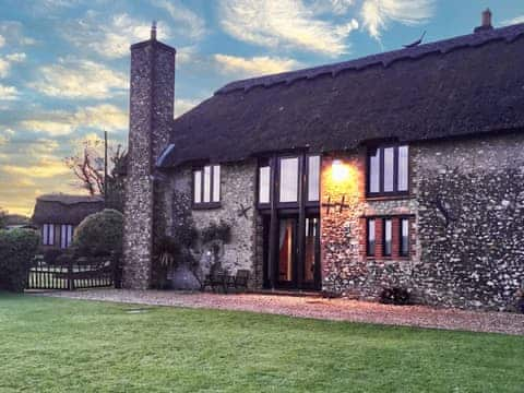 Exterior | The Barn - Champernhayes, Wooton Fitzpaine, near Charmouth