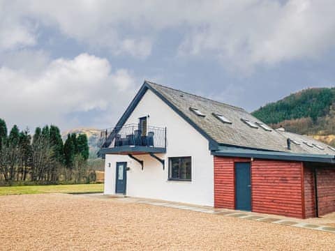 Exterior | Achintee Cottage No.2 - Achintee Cottages, Fort William