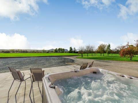 Hot tub | Buckley Farm - Buckley Farm Barns, Oswestry