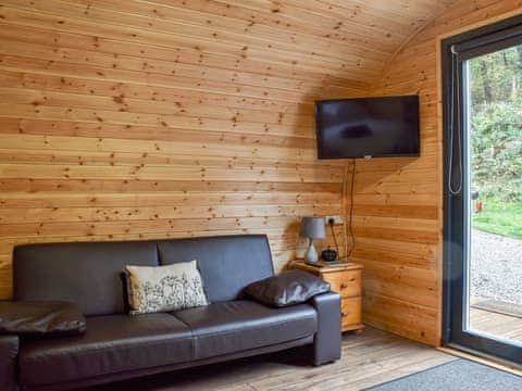 Interior | River Pod - Waterfall Country Pods, Pontneddfechan