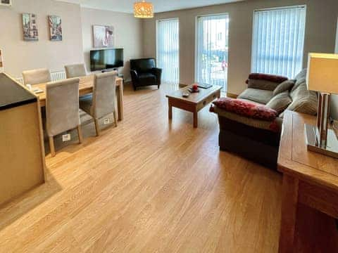 Open plan living space | 4 Richmond House, Dawlish