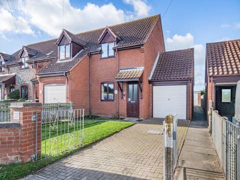 Exterior | Primrose Cottage, Sea Palling.