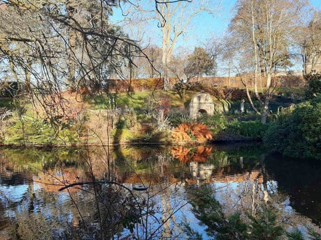 Shrewsbury Dingle Garden | Home Farm House, Dorrington, near Church Stretton