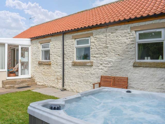 Hot tub | Ervine Cottage, Bolam, near Bishop Auckland