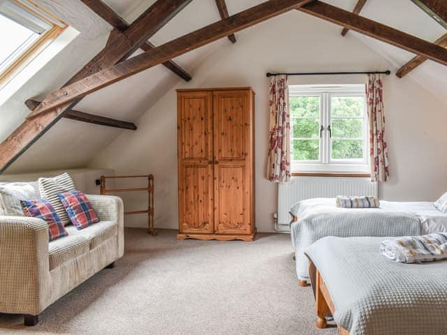 Twin bedroom | The Cottage - Lower Whitsleigh Farm, Roborough, near Winkleigh