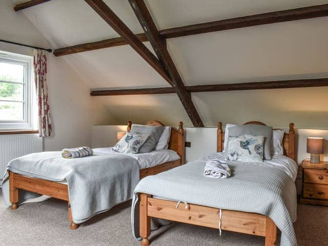 Twin bedroom | The Cottage - Lower Whitsleigh Farm, Roborough, near Winkleigh