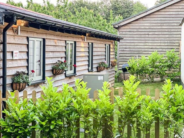 Exterior | Snowdrop Lodge - Chicken Shed Lodges, Ashford