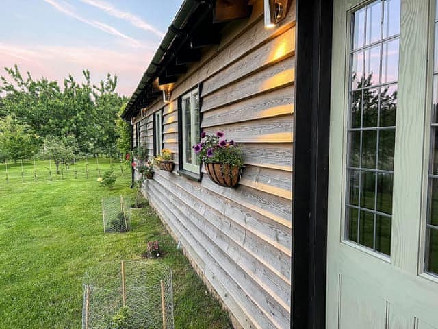 Exterior | Snowdrop Lodge - Chicken Shed Lodges, Ashford