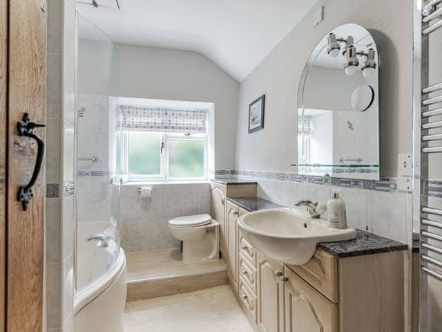 Bathroom | Cynynion Uchaf, Oswestry