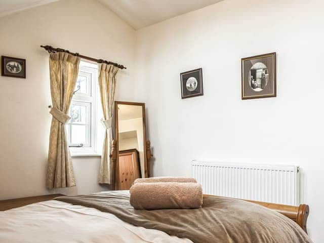 Double bedroom | Calico Cottage - White Horse Yard Cottages, Whitby