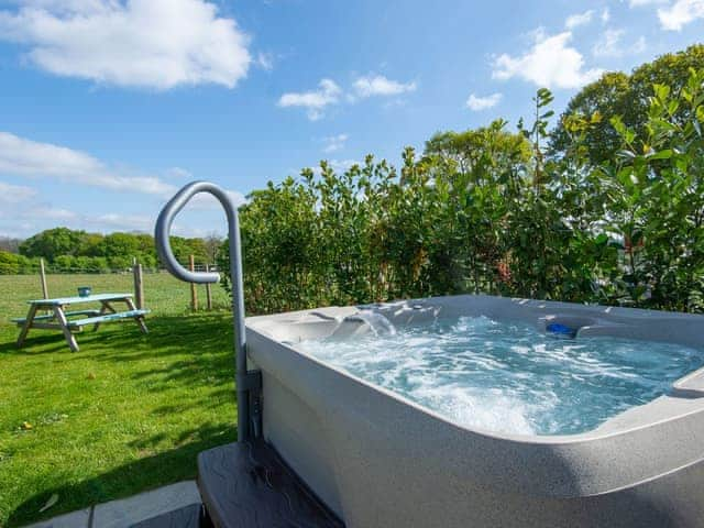 Hot tub | Forget Me Not French Roulotte, Worthing