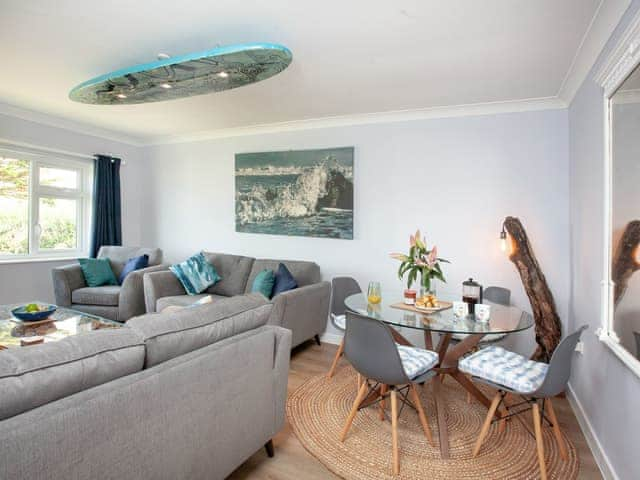 Living room/dining room | Oceans, Widemouth Bay