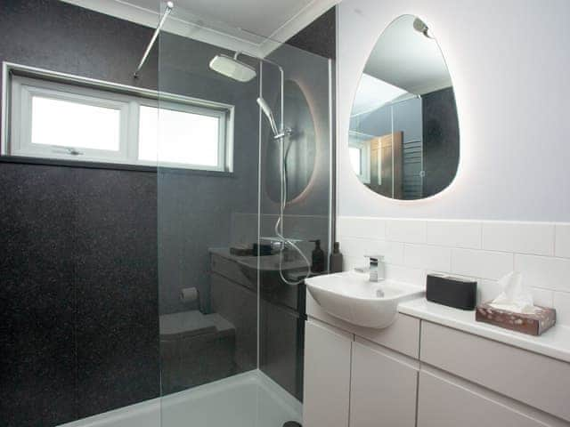 Shower room | Oceans, Widemouth Bay