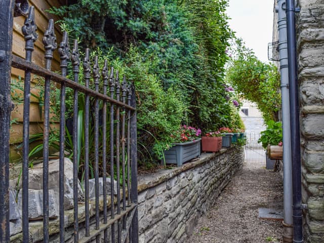 Exterior | Stable Cottage, Bidford-On-Avon- near Stratford -Upon -Avon