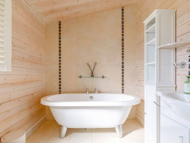 En-suite | Chestnut Lodge, Derby