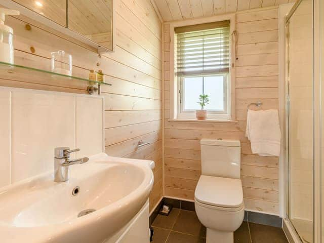 En-suite | Laburnum Lodge, Derbyshire