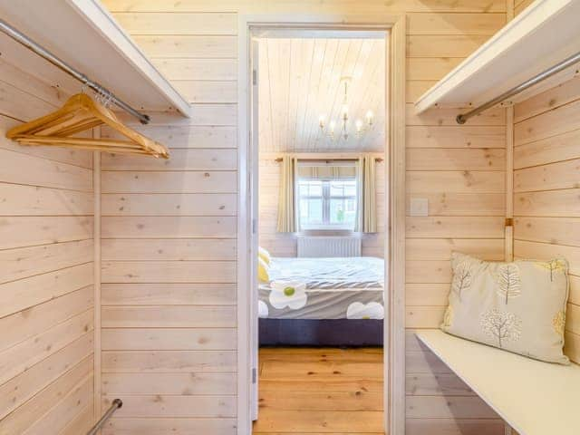 Walk-in wardrobe | Laburnum Lodge, Derbyshire