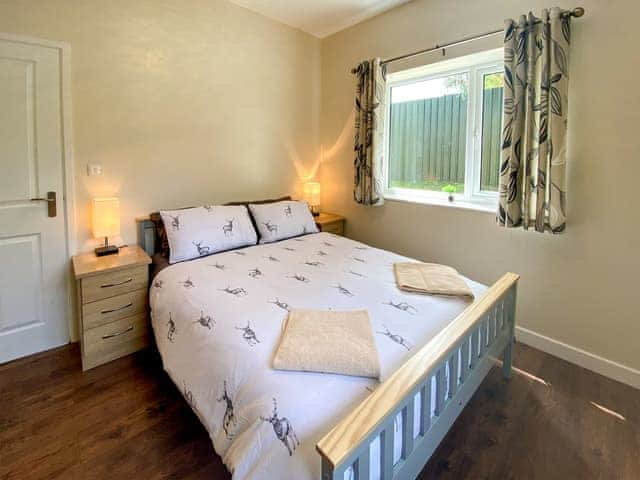 Double bedroom | Deer Cottage 1, Deer Cottage 2 - Deer Cottages, Biddenden