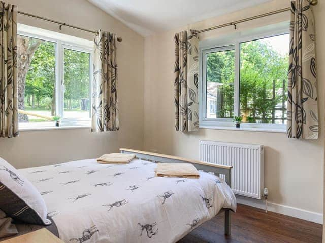 Double bedroom | Deer Cottage 2, Deer Cottage 1 - Deer Cottages, Biddenden