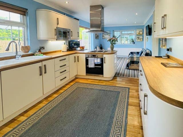 Kitchen area | Downsview Park - Downsview, Wick, near Littlehampton