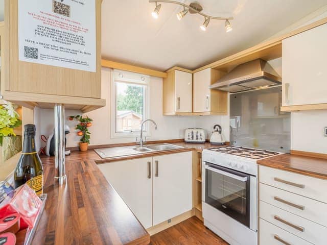 Kitchen area | Apple Tree Lodge, Felton