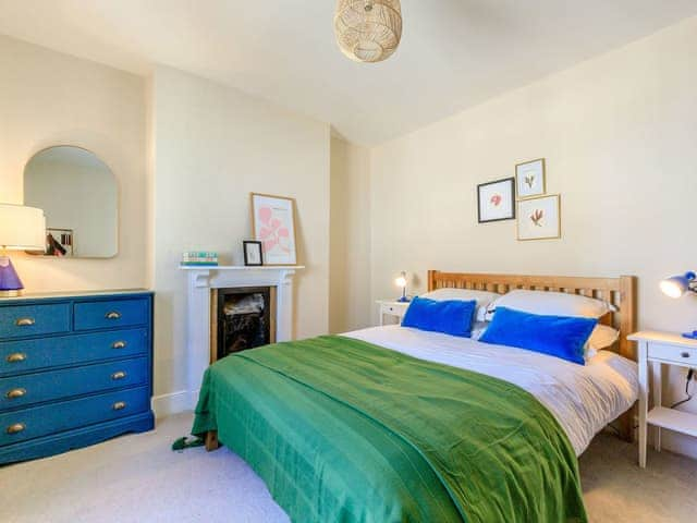 Double bedroom | Samphire Cottage, Lyme Regis