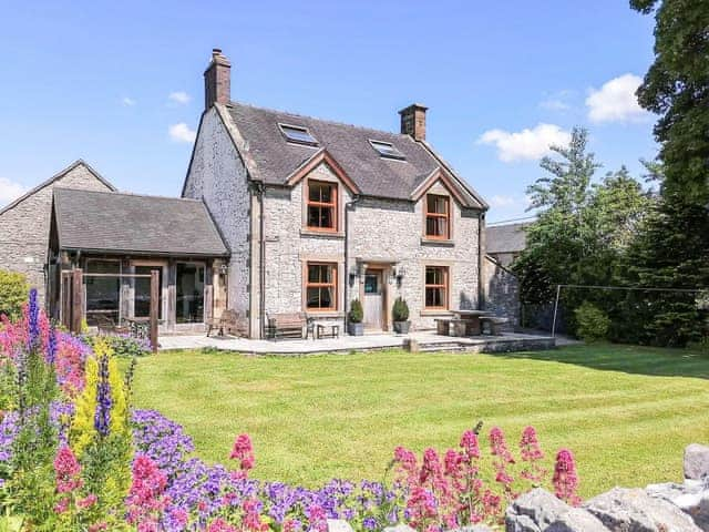 Lovely stone built holiday cottage | The Farmhouse - Cotterill Farm, Biggin by Hartington, near Buxton