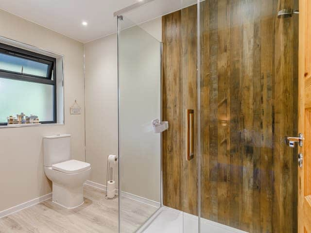 Shower room | Oak Lodge - Forest Lakes, Bideford