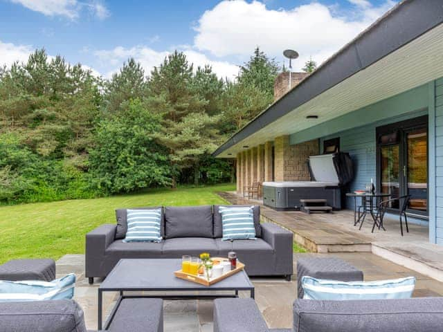 Outdoor area | Oak Lodge - Forest Lakes, Bideford