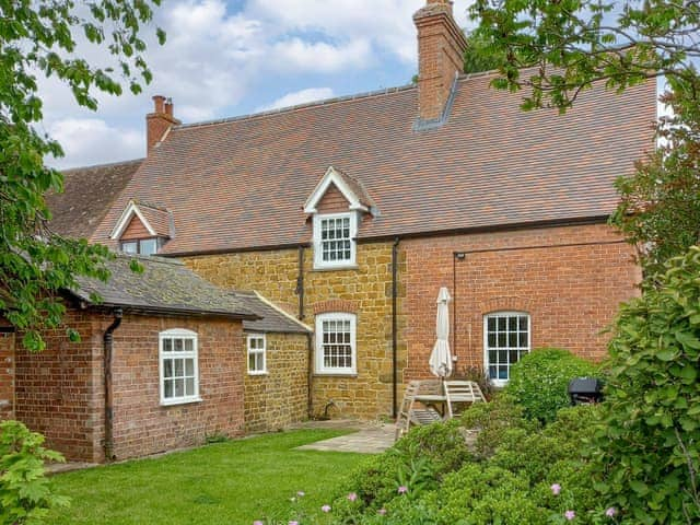 Exterior | Leadenporch Farm Cottage, Deddington