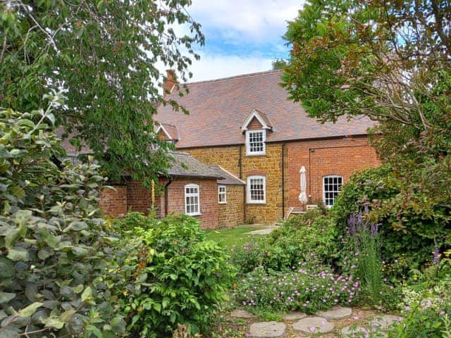 Exterior | Leadenporch Farm Cottage, Deddington