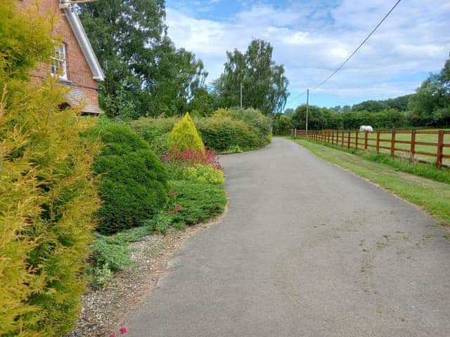 Exterior | Leadenporch Farm Cottage, Deddington