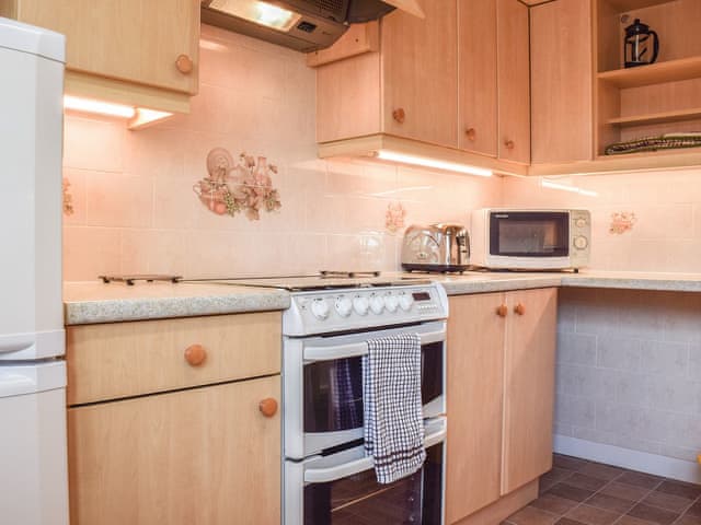 Kitchen | Mona&rsquo;s Bungalow, Wellesbourne, near Stratford-Upon-Avon