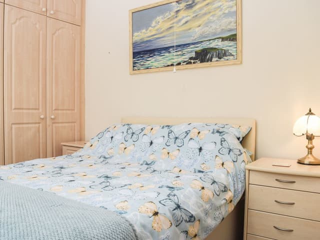 Double bedroom | Mona&rsquo;s Bungalow, Wellesbourne, near Stratford-Upon-Avon