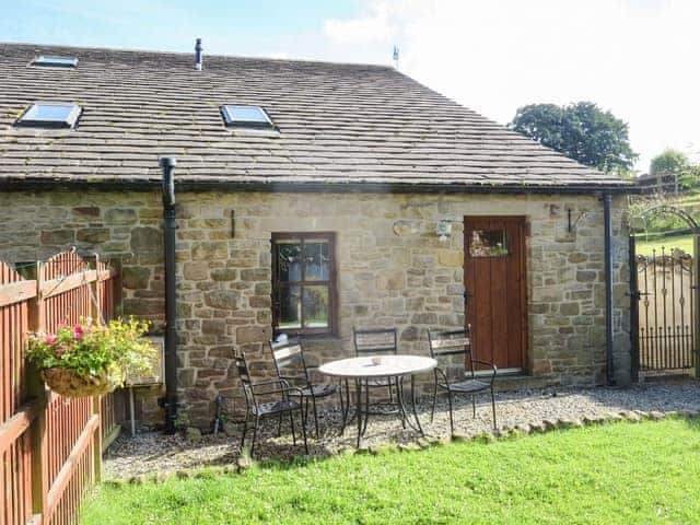 Private garden with lots of room to play or enjoy the peaceful countryside | Hollin Bank Cottage, Salterforth, near Barnoldswick