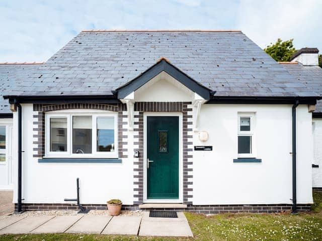 Exterior | Bosun&rsquo;s Cabin - Celtic Haven Resort, Lydstep, near Tenby