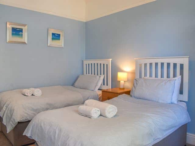 Twin bedroom | Rascal&rsquo;s Rest, Whitby