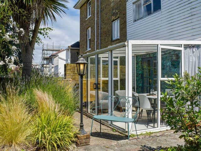 Exterior | Garden Flat, Ryde and Seaview 