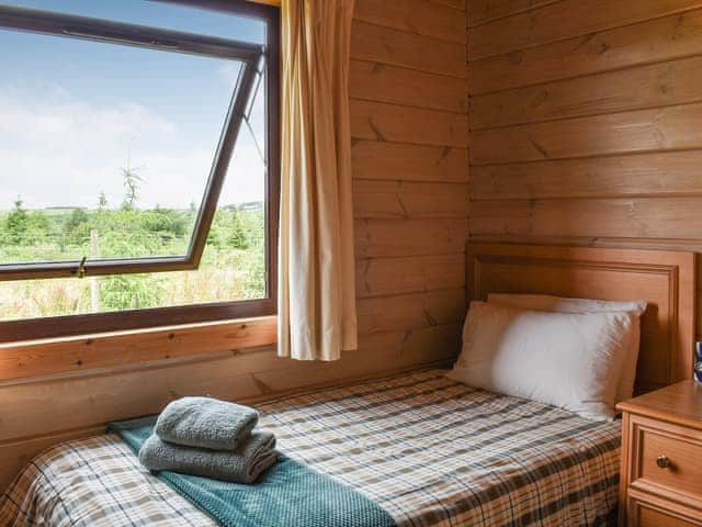 Twin bedroom | The Shed, Woolsery, near Hartland- Bideford