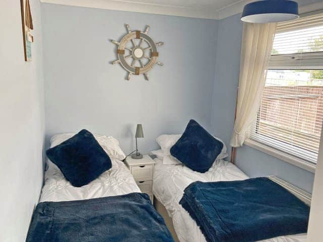 Twin bedroom | Mistlethrush, Horning