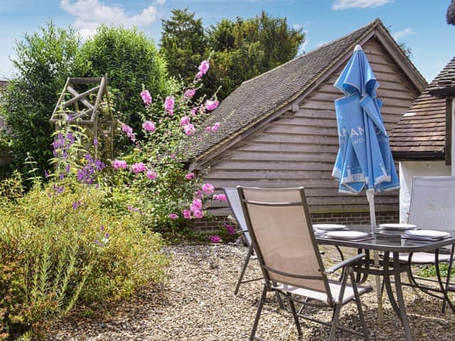 Sitting-out-area | The Old Thatched Cottage, St Michaels, near Tenterden