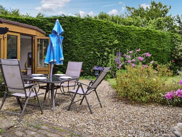 Sitting-out-area | The Old Thatched Cottage, St Michaels, near Tenterden