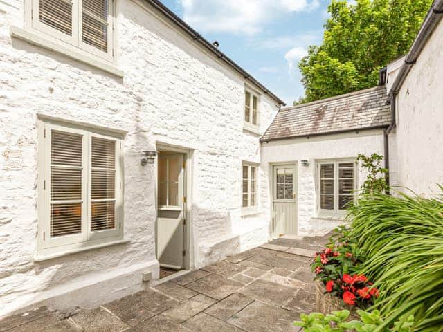 Exterior | Bellas Mouse, Penryn